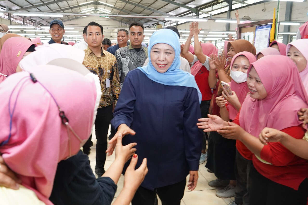 Diyakini Bawa Jatim Makin Maju, Khofifah-Emil Pilihan Utama Buruh Mojokerto