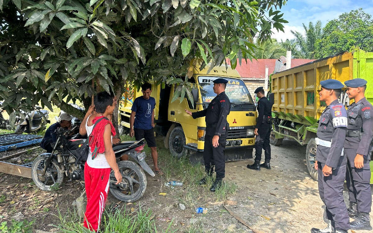 Brimob Polda Riau Gencarkan Patroli Jaga Kamtibmas Demi Ciptakan Pilkada Damai