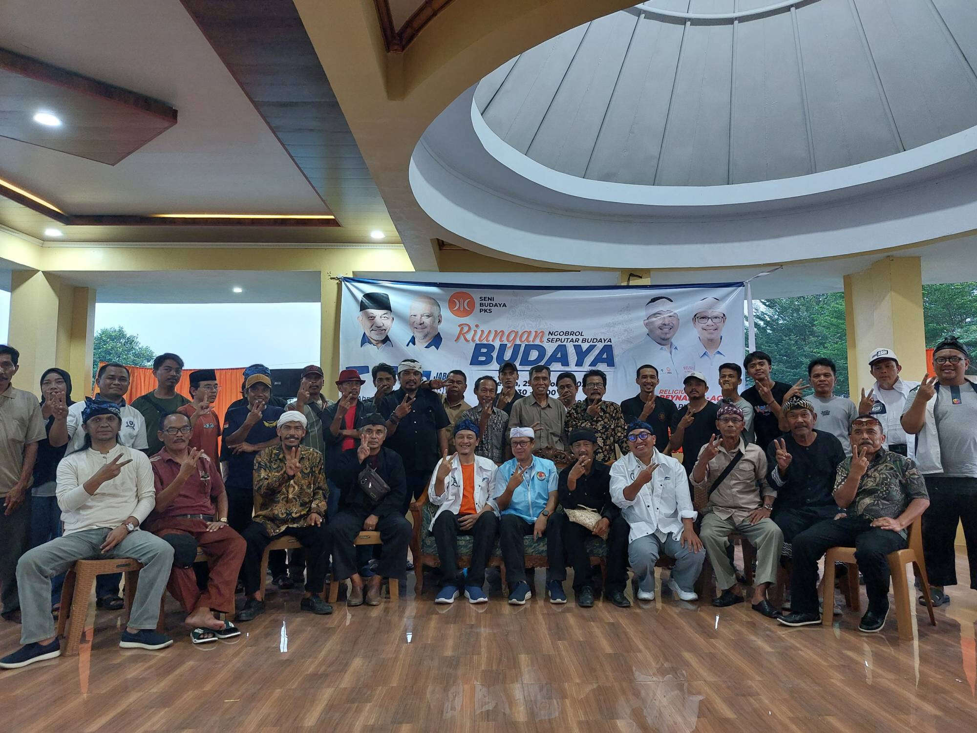 PKS Gelar Ngobrol Santai Seputar Budaya Bersama Para Seniman