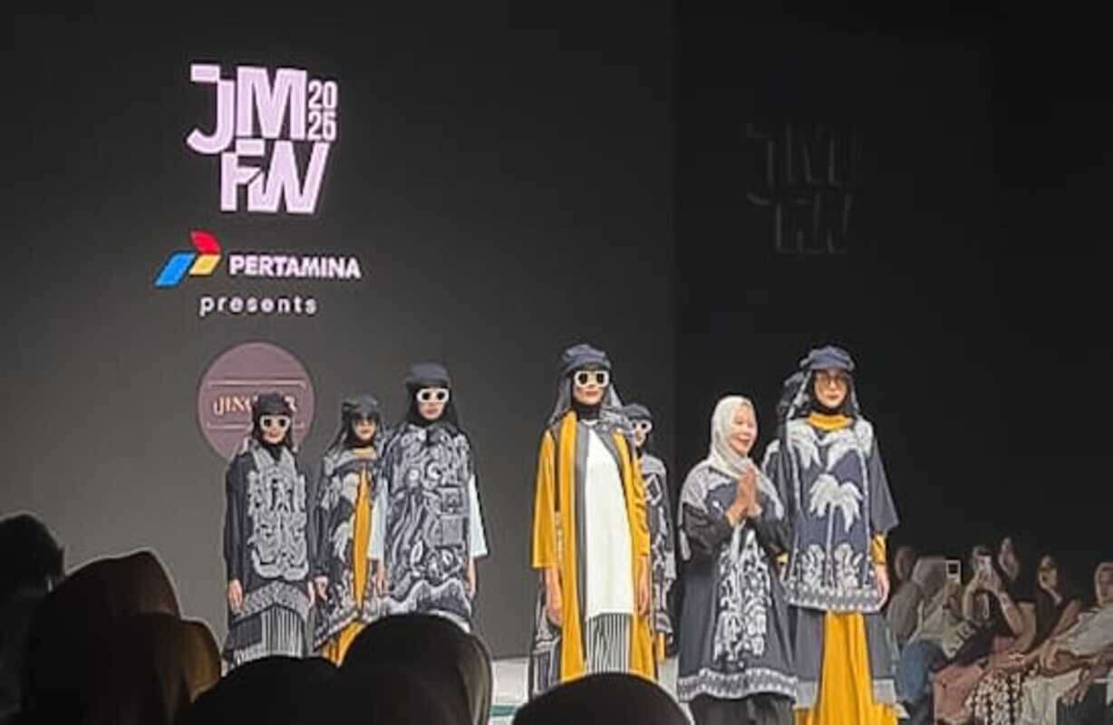 UMKM Binaan Pertamina Raih Predikat Best Eco Friendly di JMFW 2024