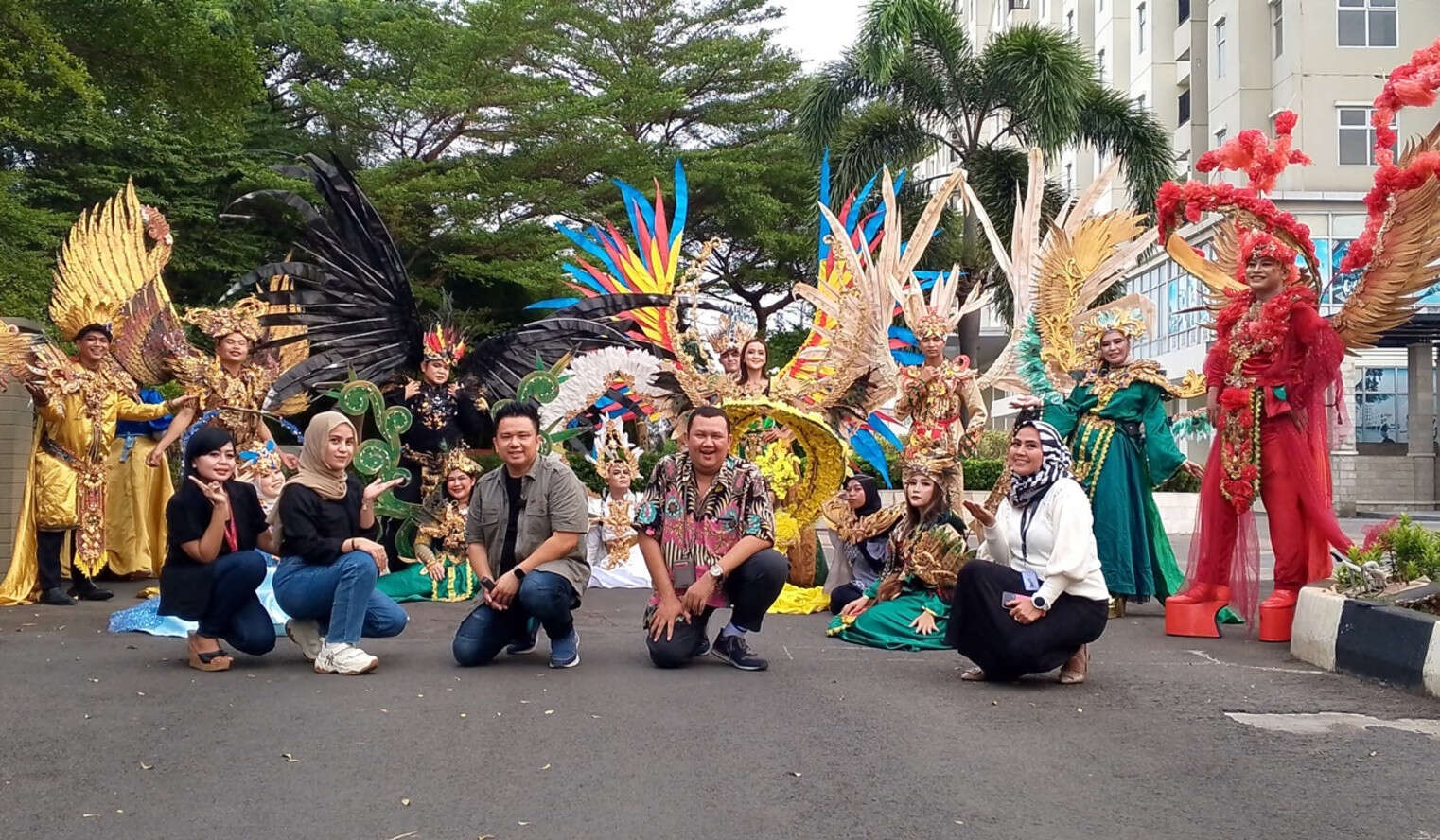 Kemeriahan Safari Bazaar 2024 ke-12, Kehadiran Puteri Indonesia Hingga Pesta Kostum