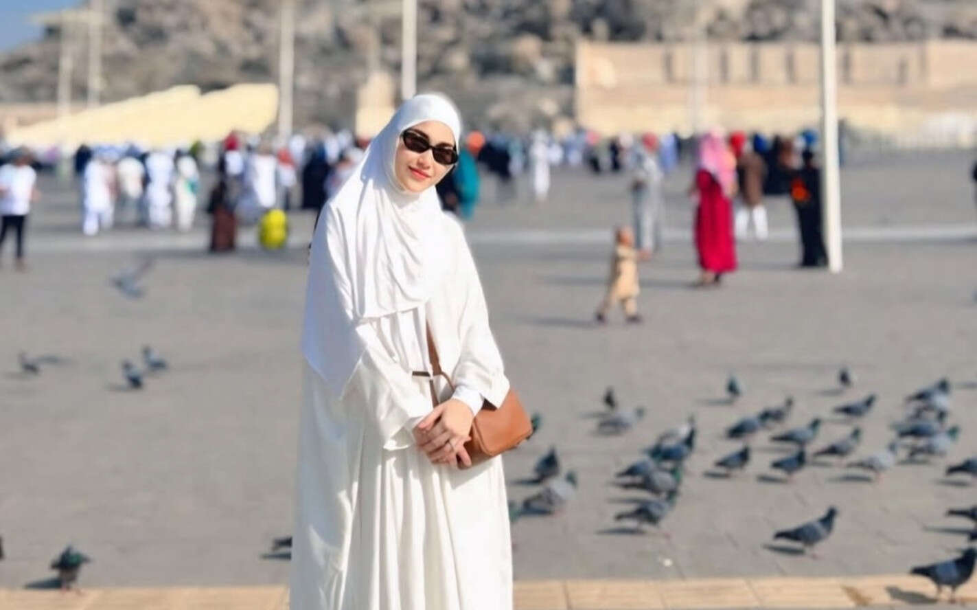 Laksanakan Umrah, Ayu Ting Ting Didoakan Segera Dapat Jodoh