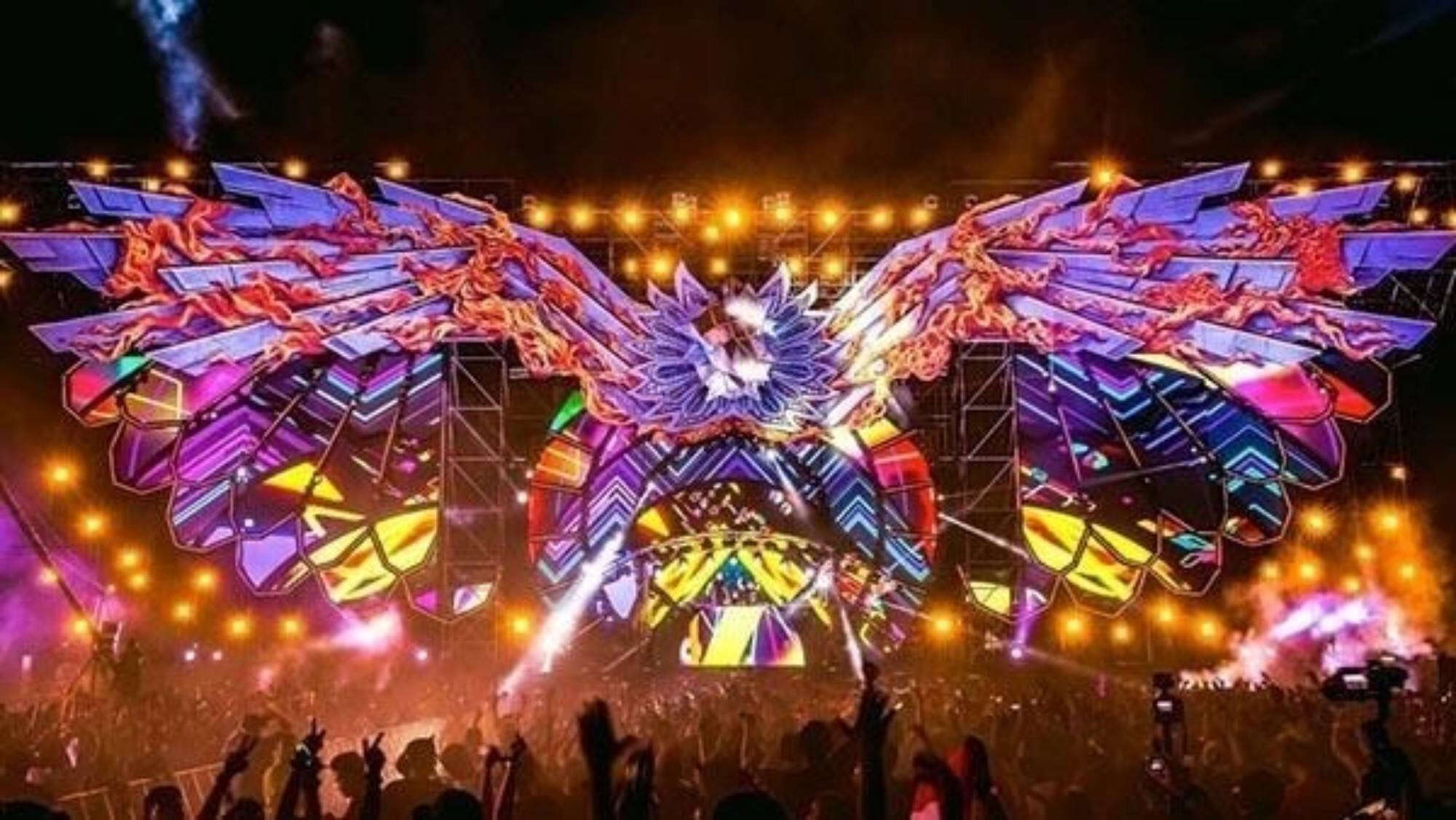 Hadirkan 3 Panggung Spektakuler Unik, Djakarta Warehouse Project 2024 Meriah