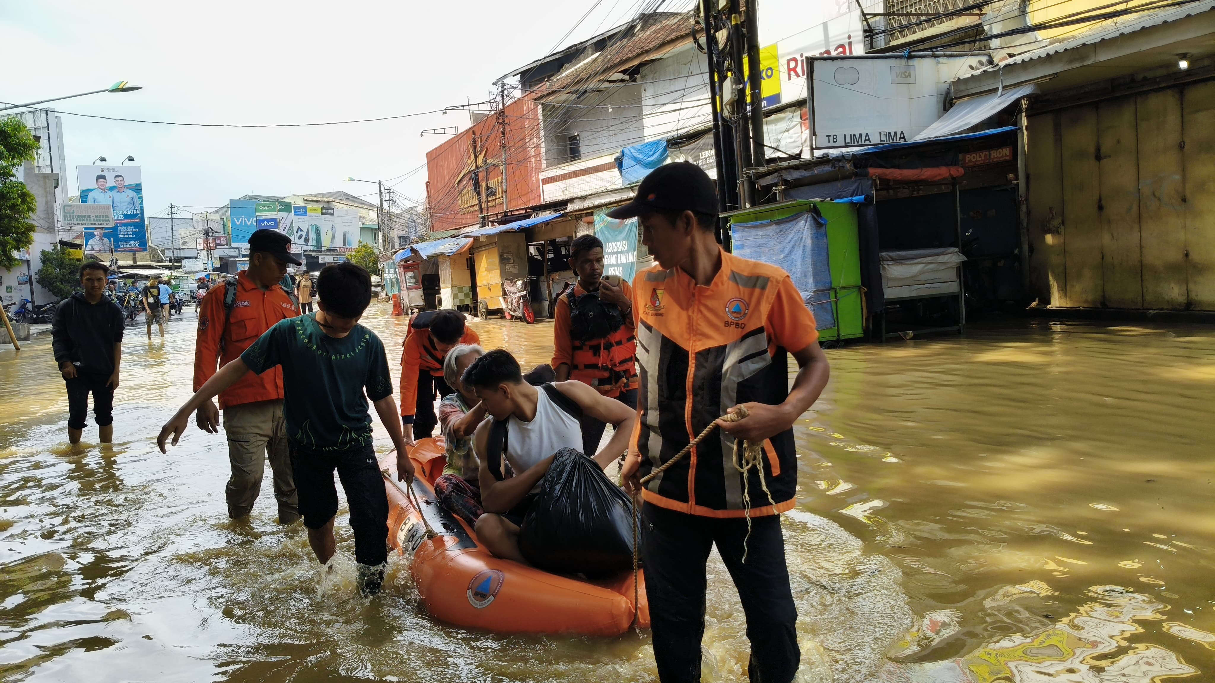 Banjir Merendam 2.014 Rumah di Kabupaten Bandung, 12.250 KK Terdampak