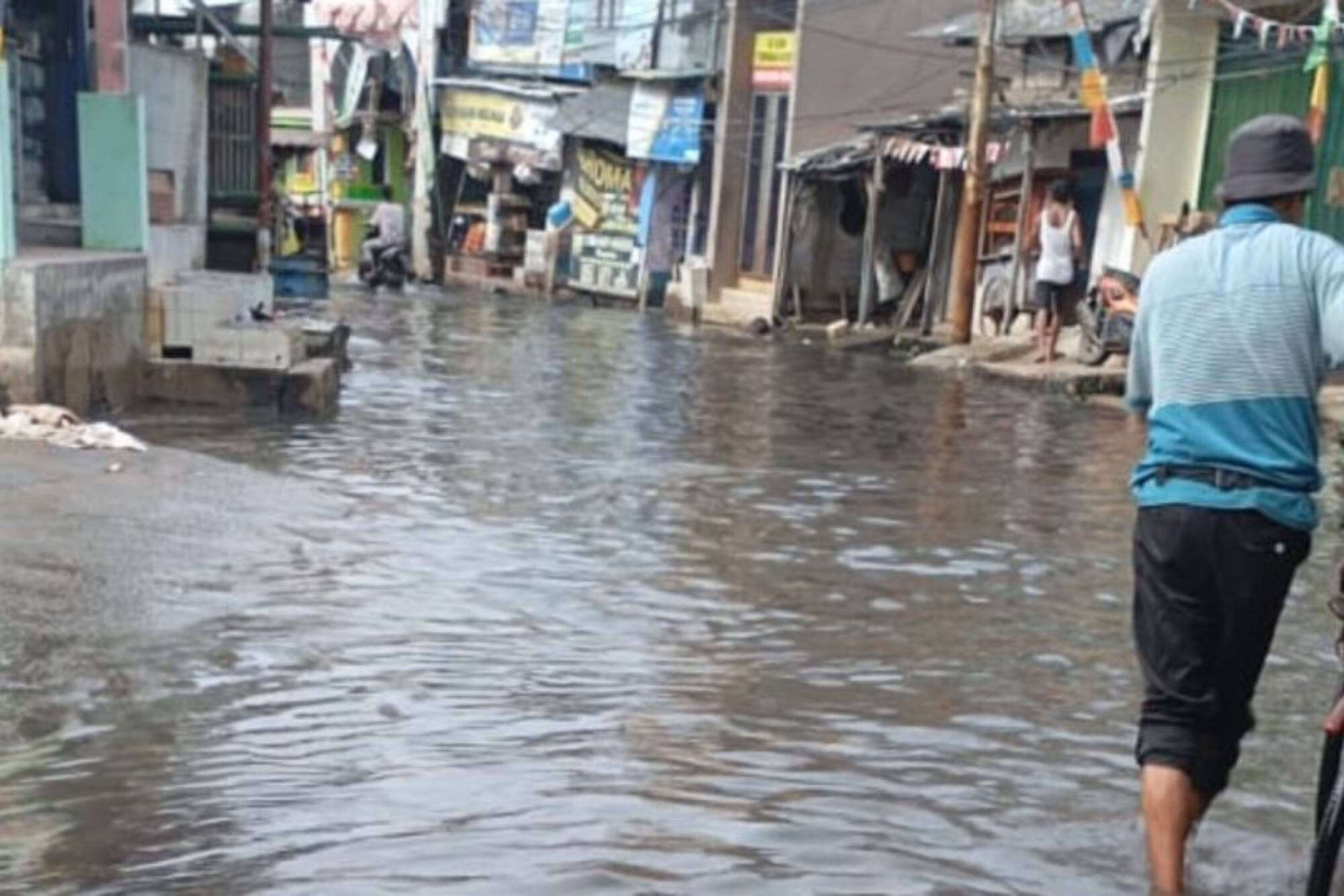 Banjir Rob Kembali Merendam Satu RT di Pluit Jakarta Utara