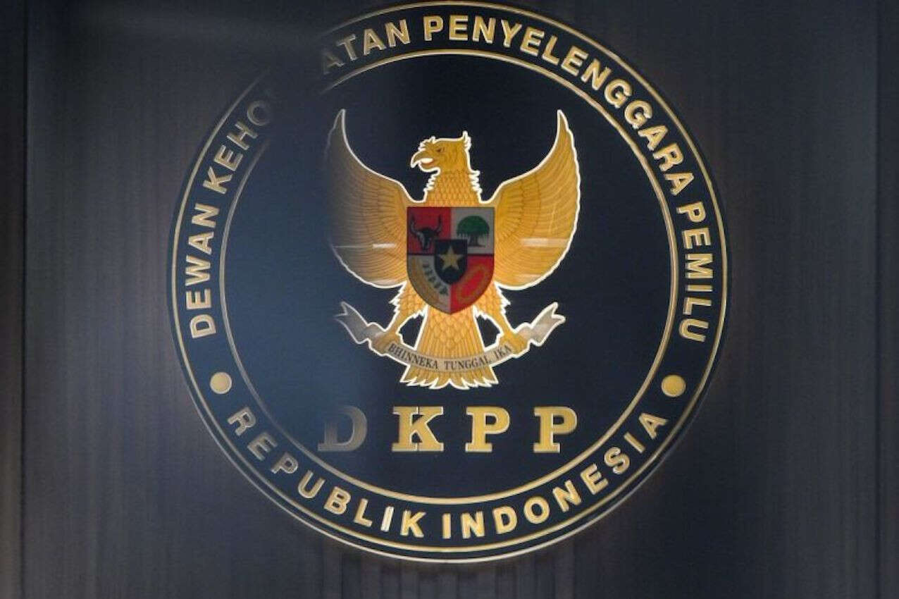 Tim Hukum Paslon Aurama Laporkan Belasan Komisioner Bawaslu di Sulsel ke DKPP