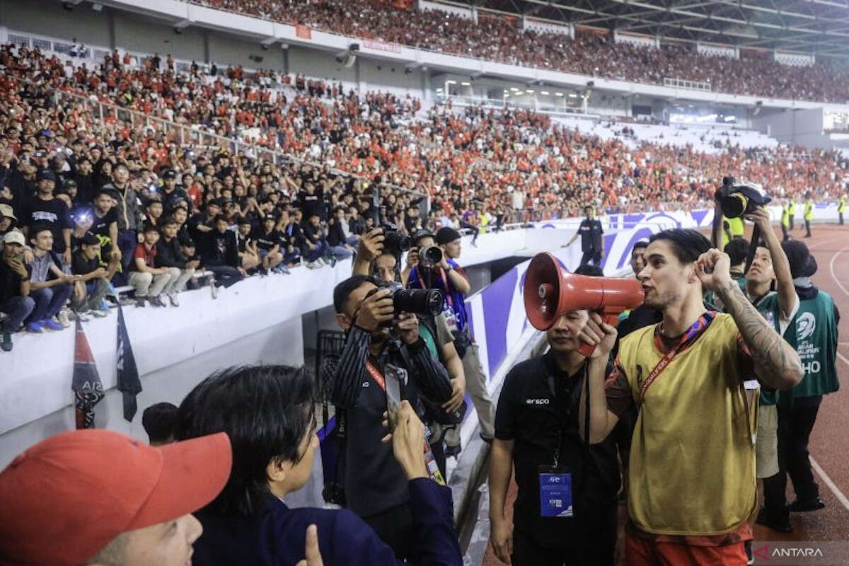 Kevin Diks Puji Suporter Timnas Indonesia: Mereka Sangat Luar Biasa