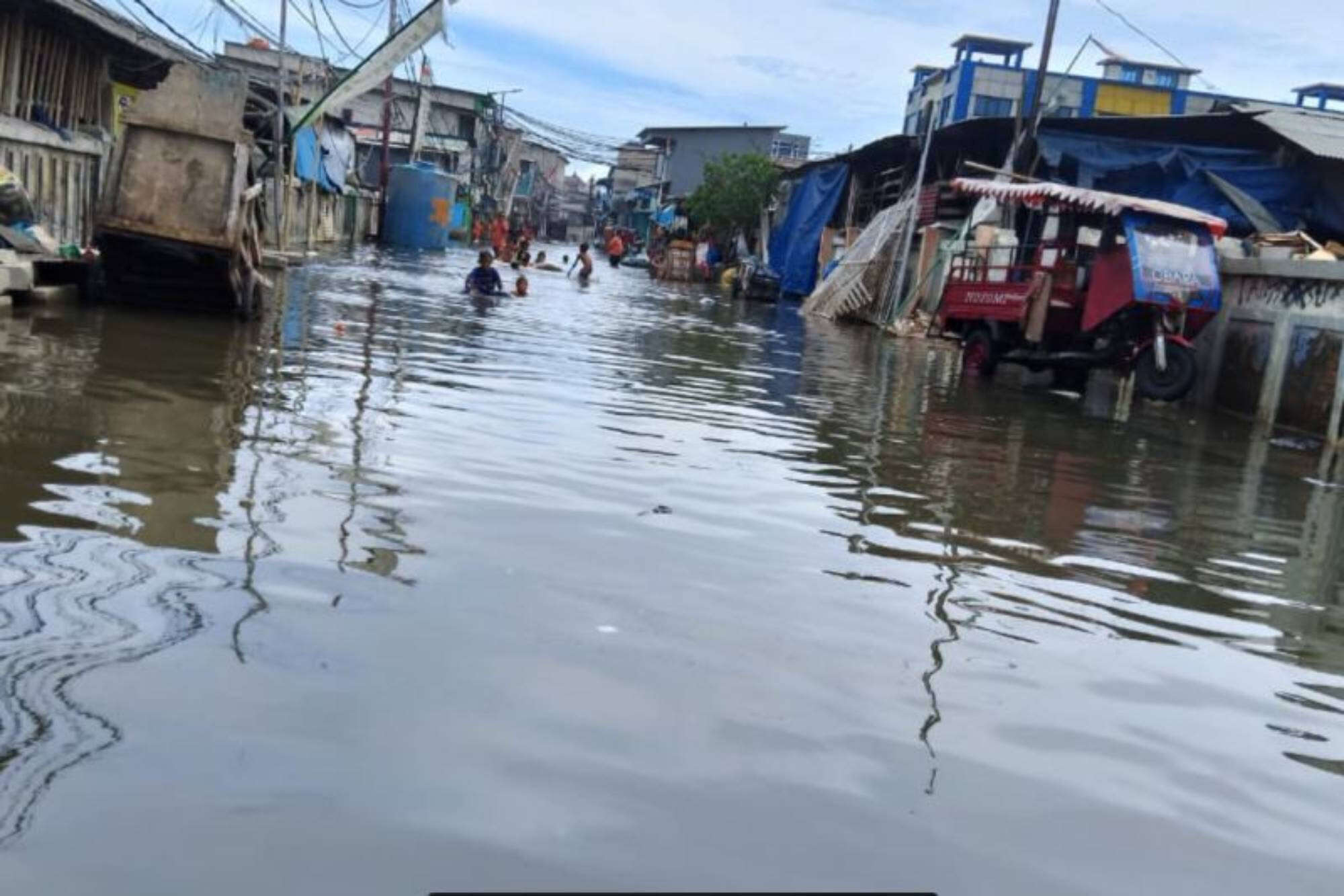 Siang Ini Dua RT di Kelurahan Pluit Terendam Banjir Rob