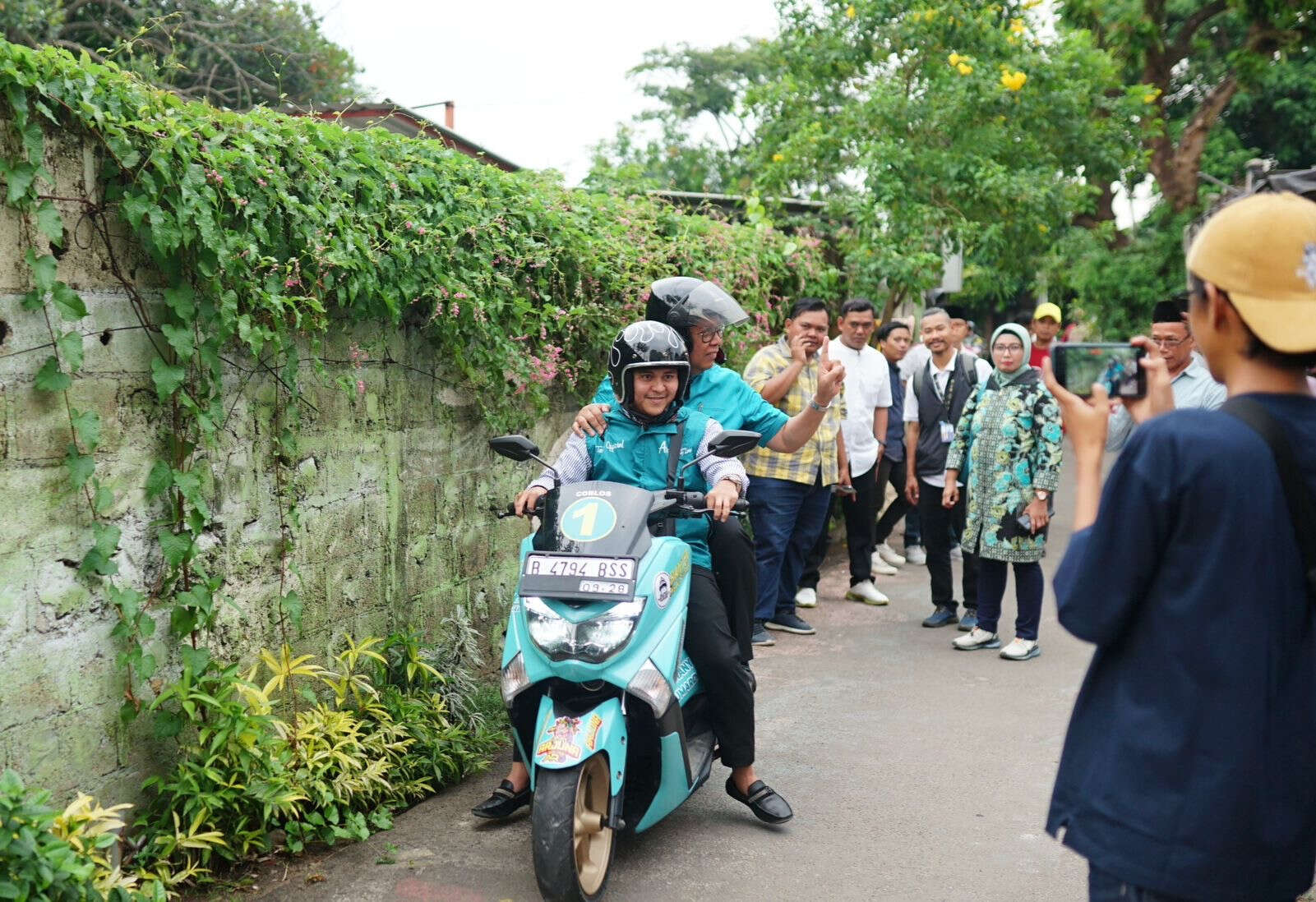 Benyamin Pilih Naik Motor Bersama Ajudan, Demi Tepat Waktu Temui Masyarakat