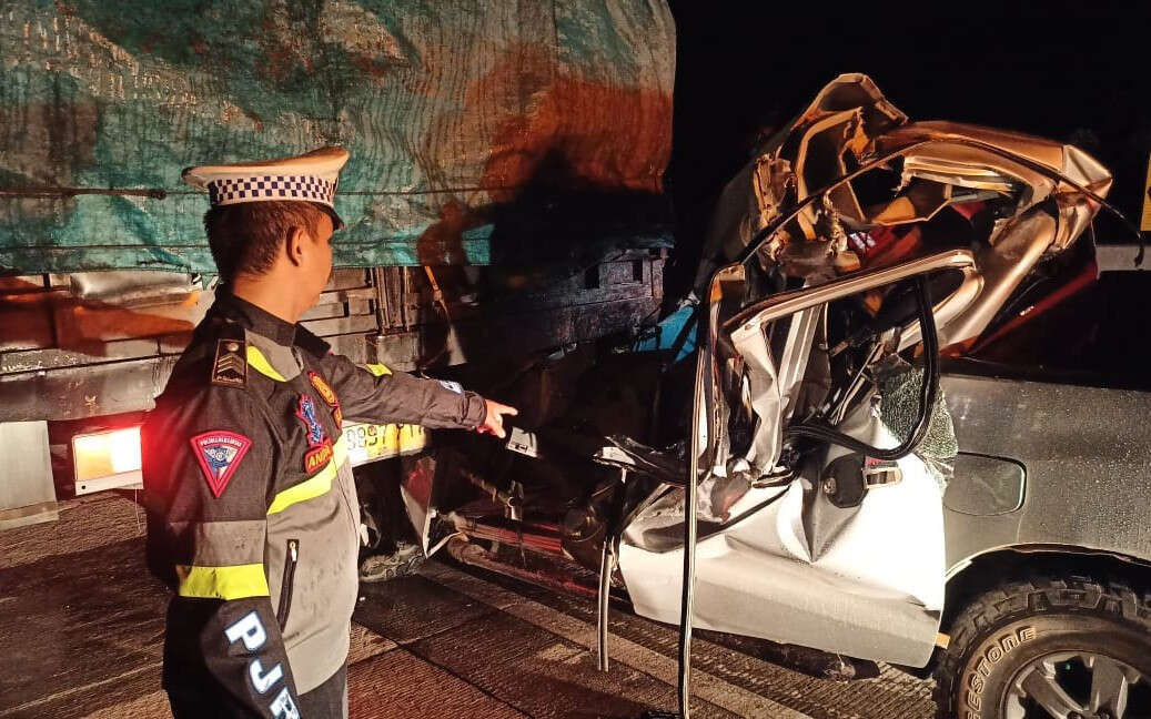 Ford Ranger dan Truk Tabrakan di Tol Pekanbaru, Tauke Sawit dan Datuk di Kampar Tewas