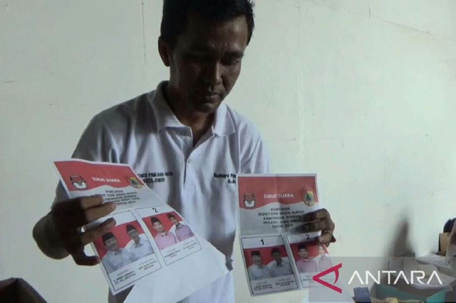 KPU Jember Temukan Ratusan Surat Suara Rusak