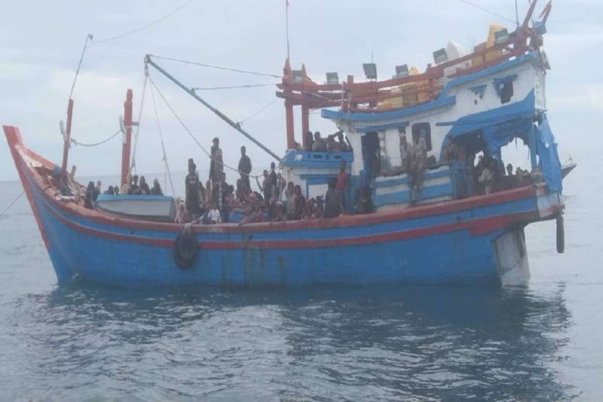 Lihat, Kapal Imigran Rohingya Terombang-ambing di Perairan Aceh