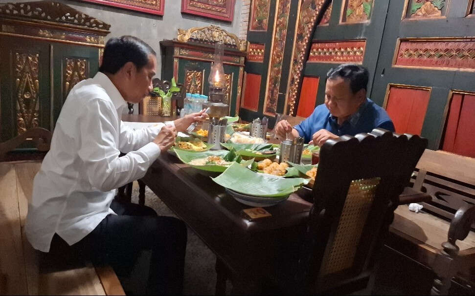 Mampir ke Solo, Prabowo Bicara Empat Mata dengan Jokowi