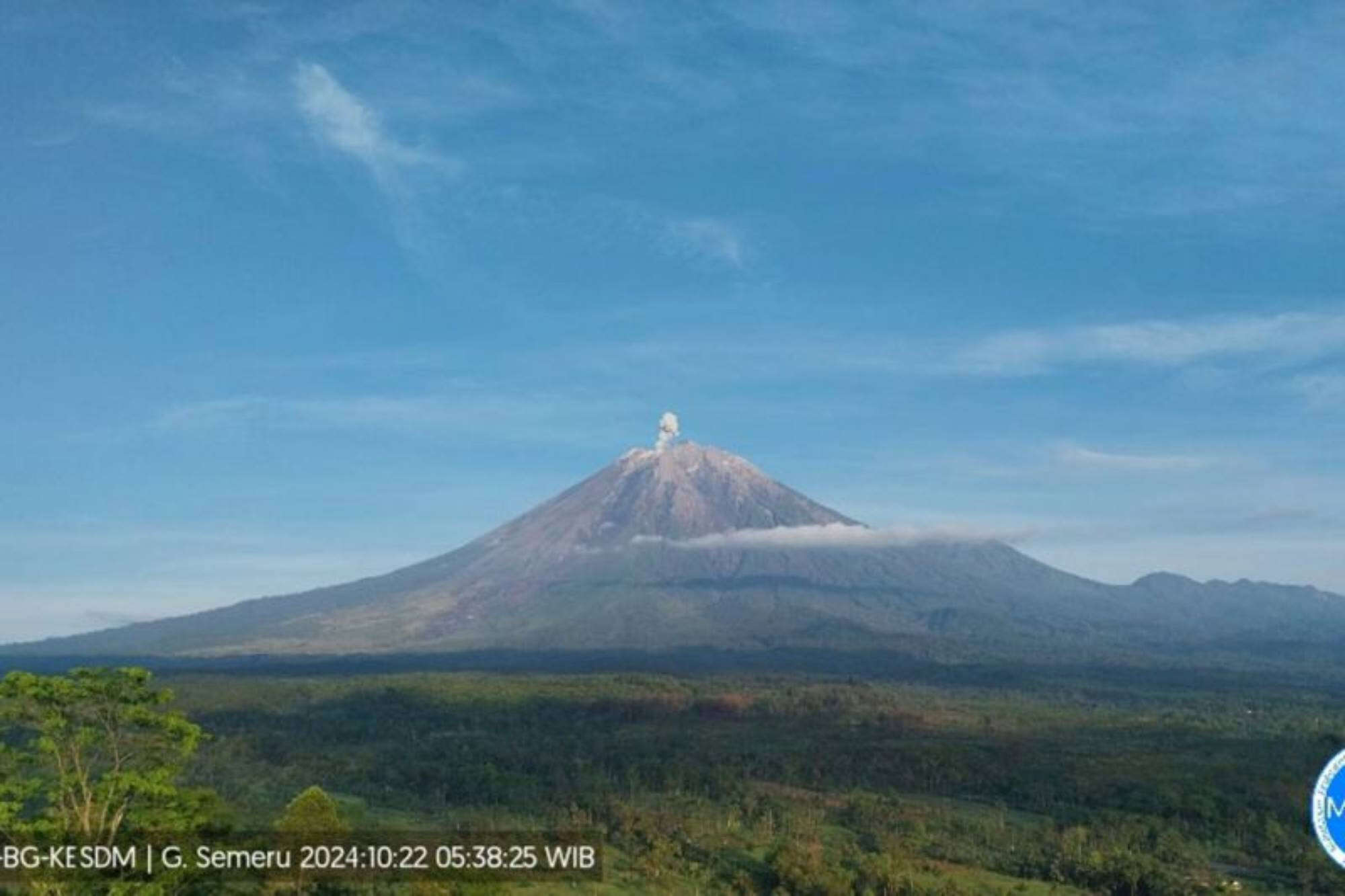 Hari Ini Gunung Semeru Kembali Erupsi, Letusan Setinggi 500 meter