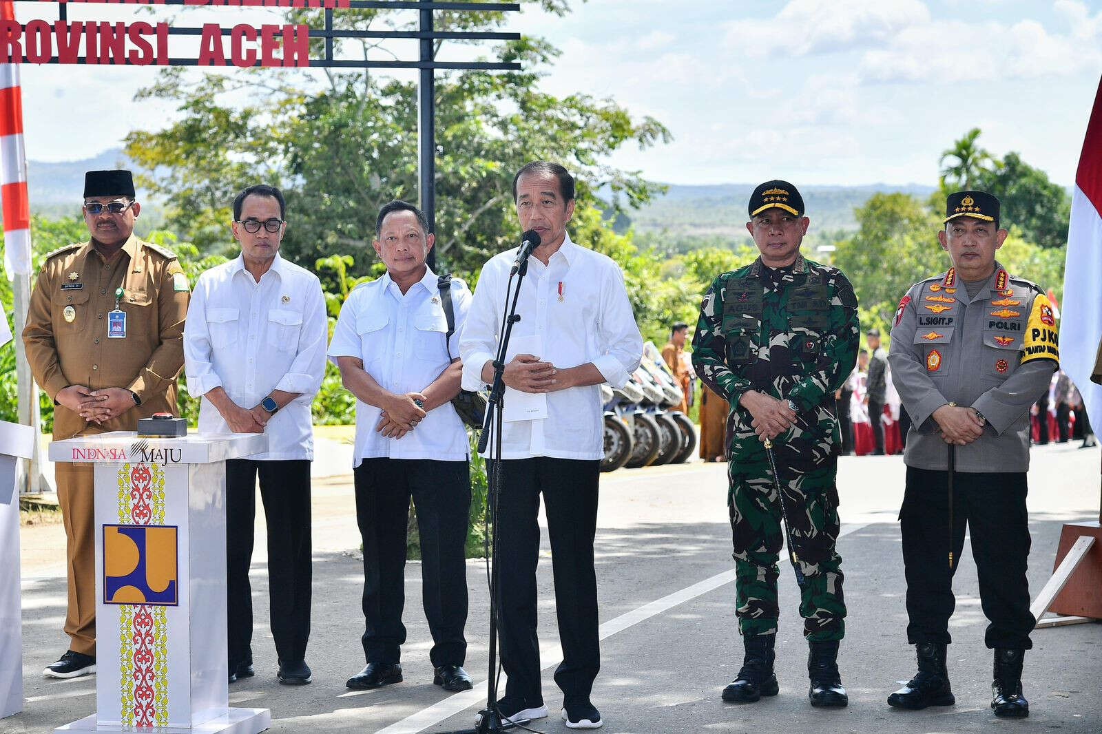 Jokowi Resmikan 24 Ruas Jalan dan Jembatan di Aceh, Begini Harapannya