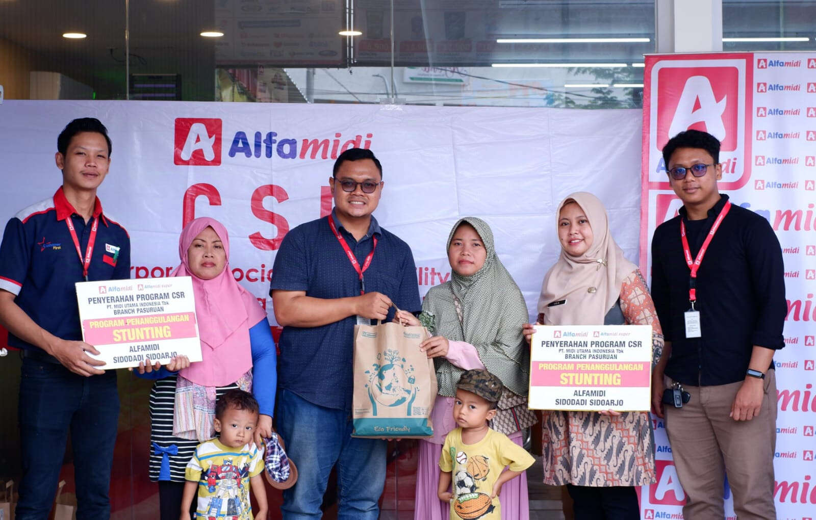 Salurkan 32.000 Telur untuk Ratusan Anak Terindikasi Stunting