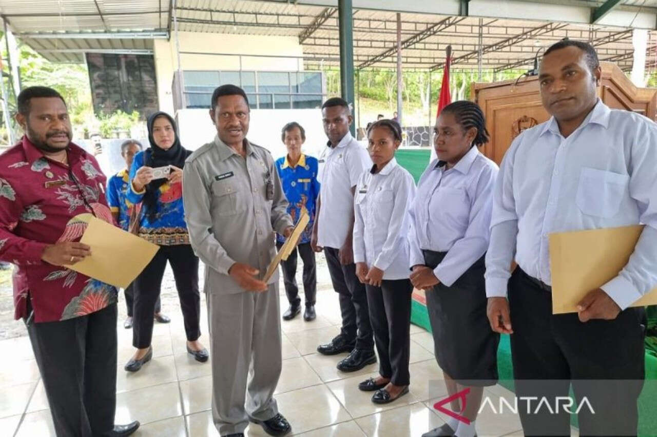 362 CPNS Formasi 2021 Pegunungan Arfak Terima SK, Bupati Yosias Berpesan Begini