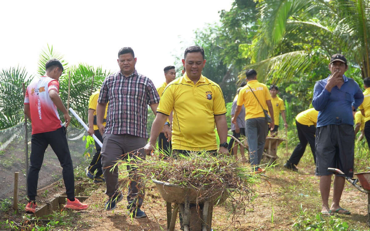 Polres Rohul Adakan Baksos dan Cooling System dalam Rangka HUT Humas Polri