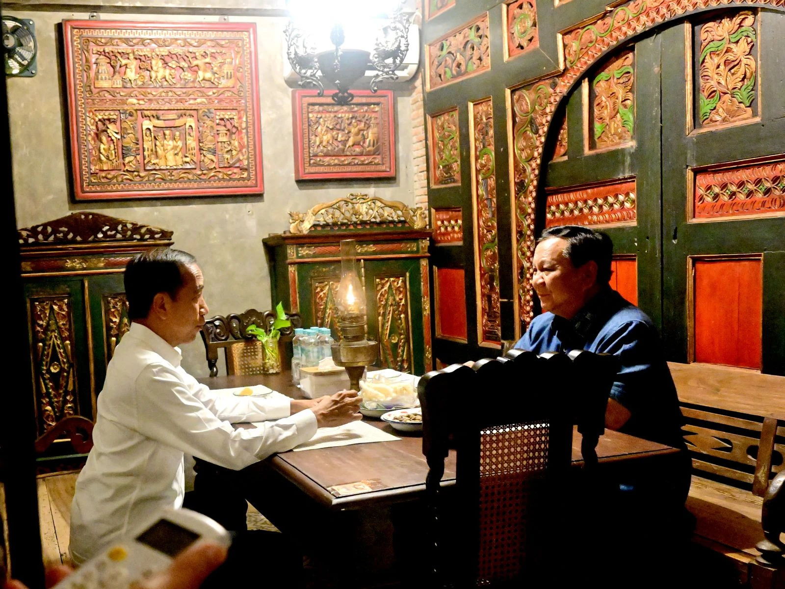 Pengamat: Masyarakat Tak Rela Prabowo Terkontaminasi Jokowi