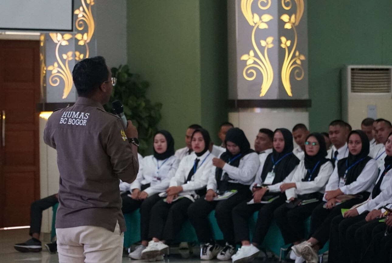 Bea Cukai Edukasi Ketentuan Impor Barang kepada Para Pekerja Migran