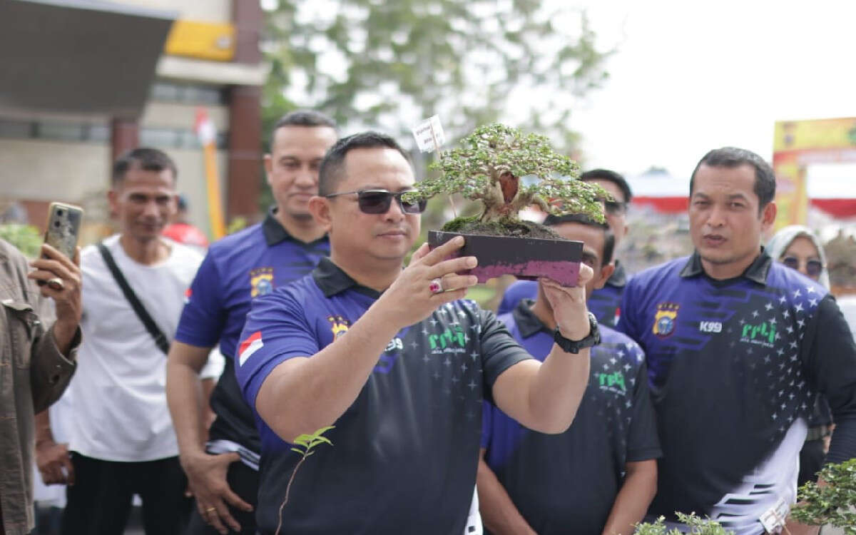 Memperingati Hari Pahlawan, Polres Siak Gelar Kopdar Bonsai dan Bazar Murah