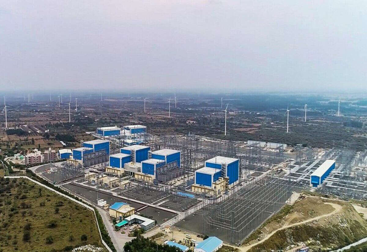 Powergrid Pilih Teknologi HVDC Hitachi Energy untuk Menghubungkan Energi Terbarukan India