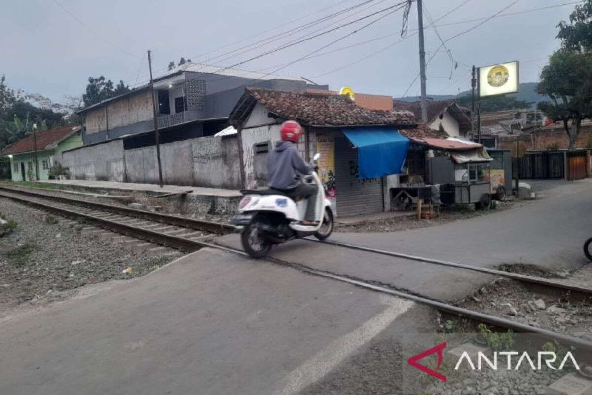 Pelajar yang Tewas Ditabrak Kereta di Sukabumi Diduga Tak Perhatikan Rambu Peringatan