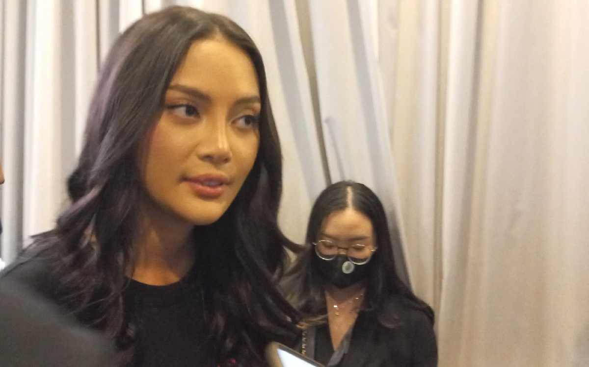 Sambil Menangis Mengaku Hamil, Erika Carlina Ketakutan Diancam Eks Kekasih