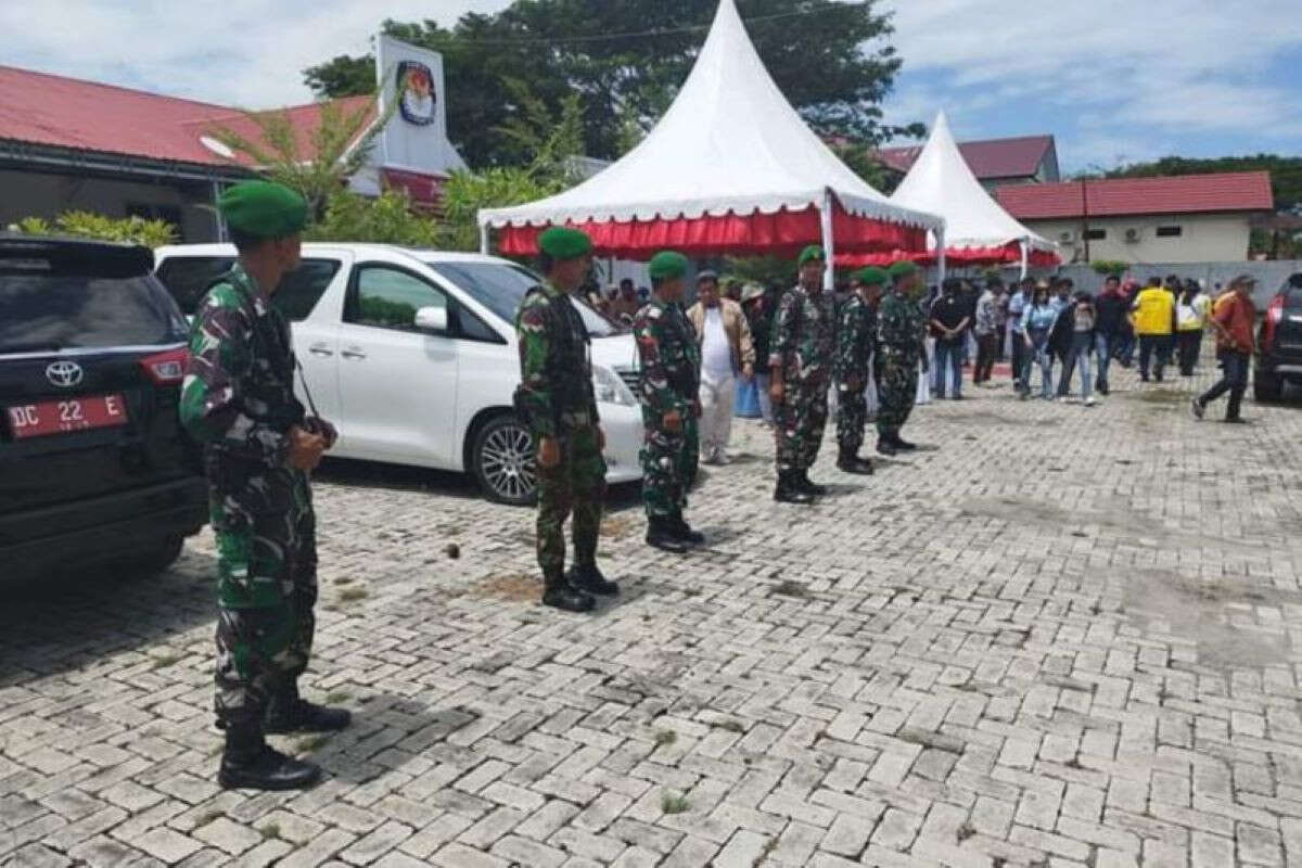 117 Prajurit TNI Kawal Pendaftaran Calon Kepala Daerah di Pasangkayu