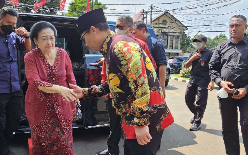 Didampingi Hasto, Megawati Hadiri Isra Mikraj & Tasyakuran ZAHF Award