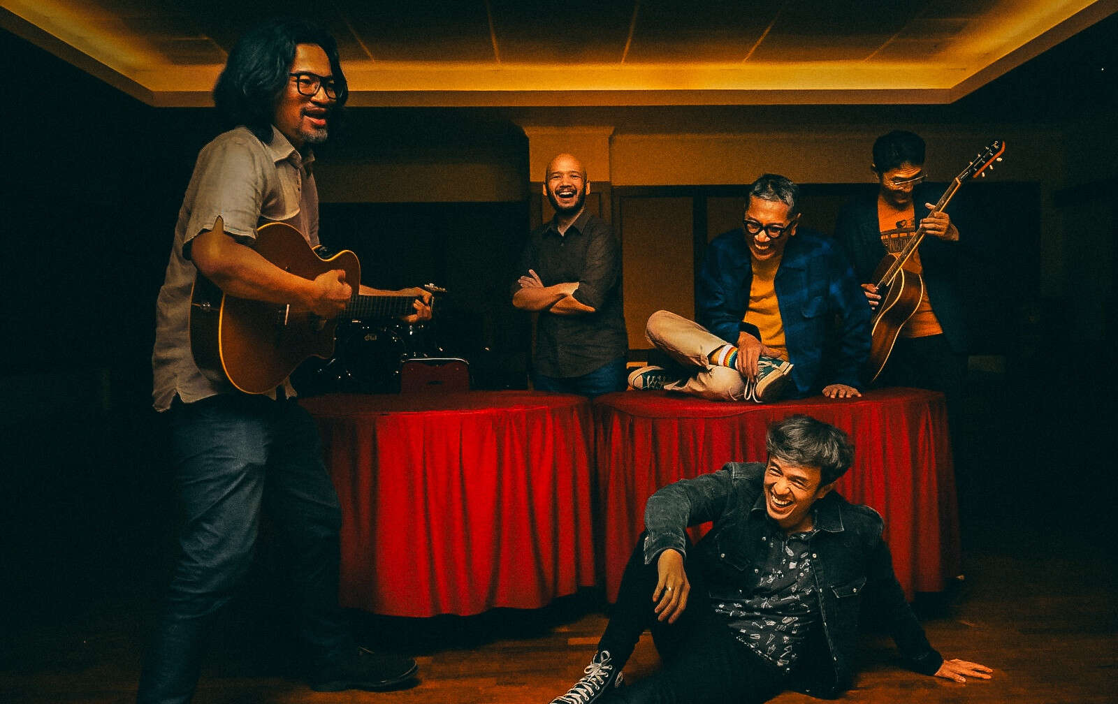 Zeke and The Popo Rilis Ulang Album Space In The Headlines