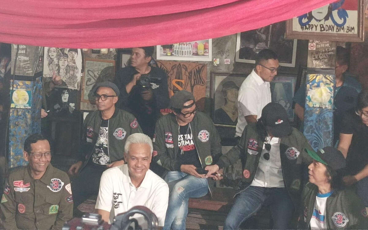 Kehangatan Slank bersama Paslon 03, Mahfud MD Girang Disuguhi Sambal Khas Bunda Iffet