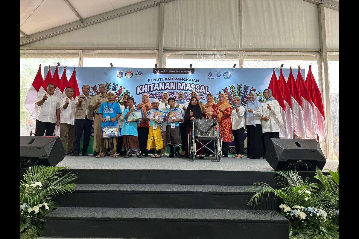 Program Khitanan Massal Dharma Wanita PAM Jaya Melebihi Target