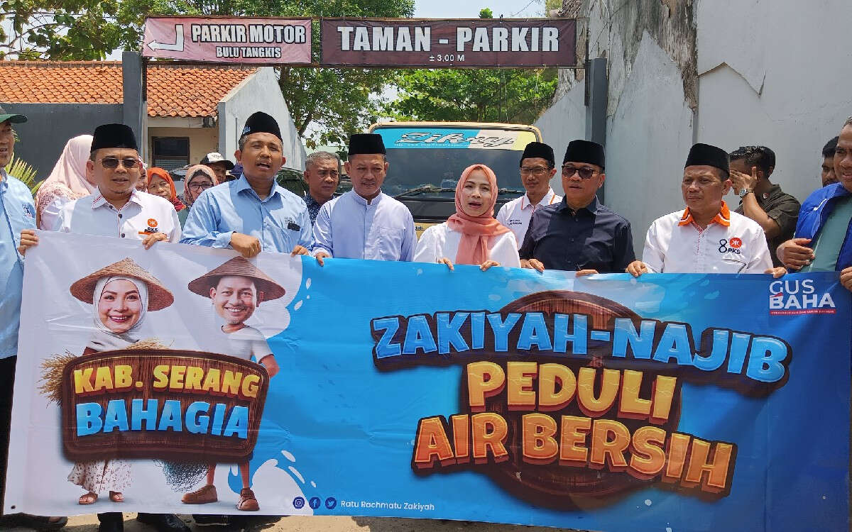 Ratu Zakiyah-Najib Salurkan Air Bersih Untuk Warga Kekeringan di Kabupaten Serang