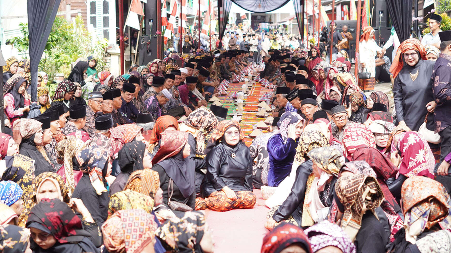 Ritual Sakral Ajun Arah Ditampilkan di Festival Lek Nagroi, Bentuk Pelestarian Tradisi