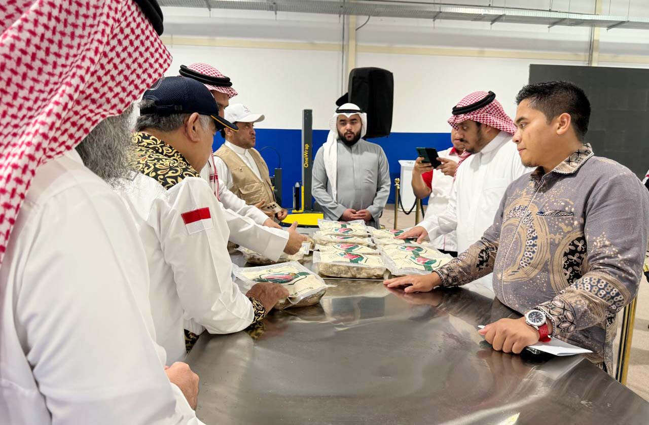 BAZNAS Salurkan Dam Jemaah Haji ke Sekolah Indonesia di Makkah