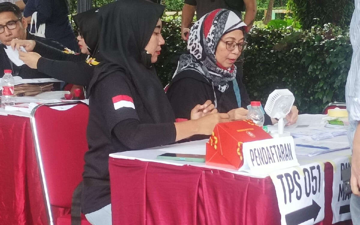 Masih di Surabaya, Ahmad Dhani Pastikan Mencoblos di Pondok Pinang Siang Ini