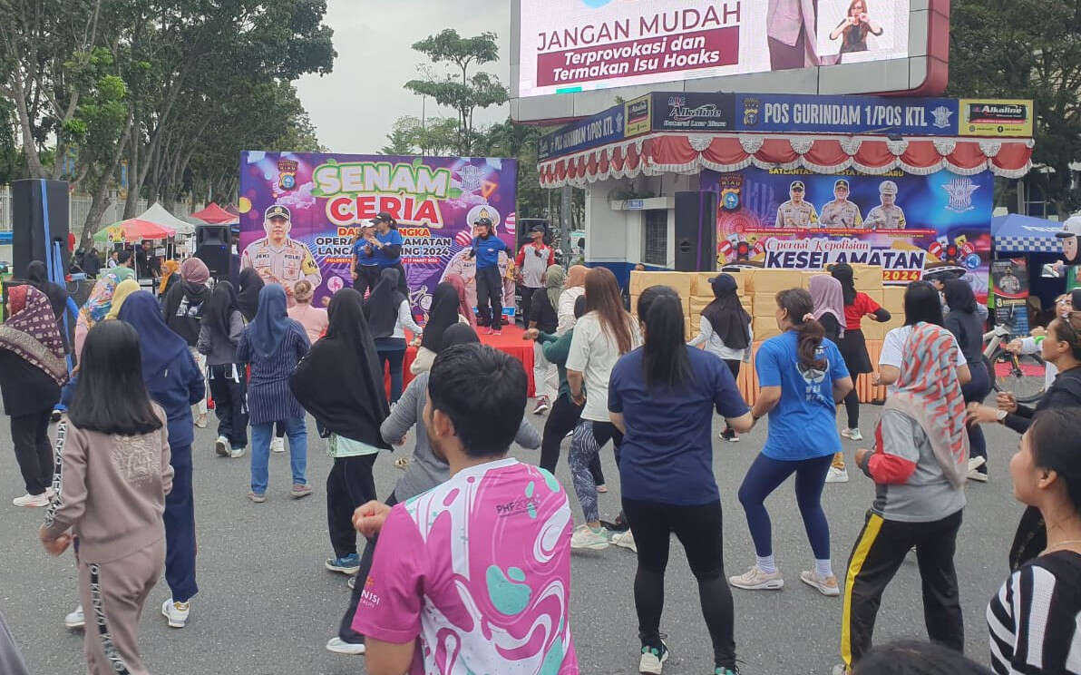 Ratusan Masyarakat Serbu Senam Sehat Satlantas Polresta Pekanbaru, Ini Sebabnya