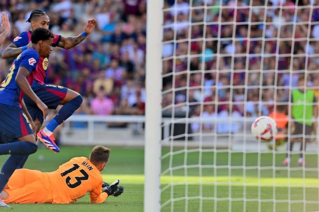 Hasil Liga Spanyol: Raphinha Hattrick, Barcelona Sikat Real Valladolid 7-0