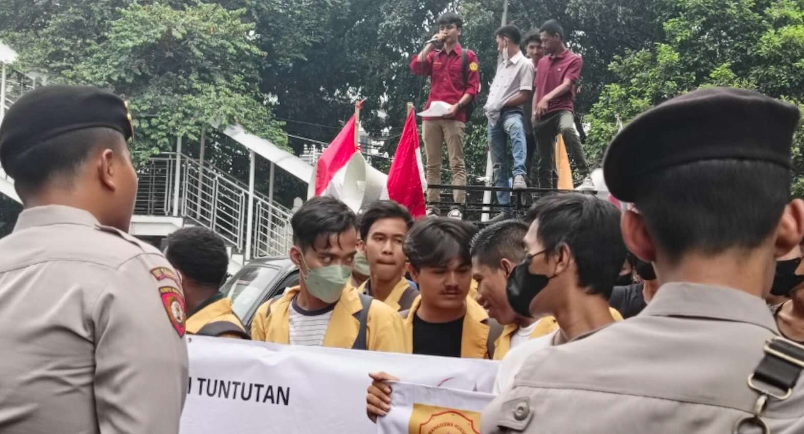 Aliansi Mahasiswa Jakarta Gelar Aksi, Reza: Kami Berharap MA Melakukan Pembenahan Internal