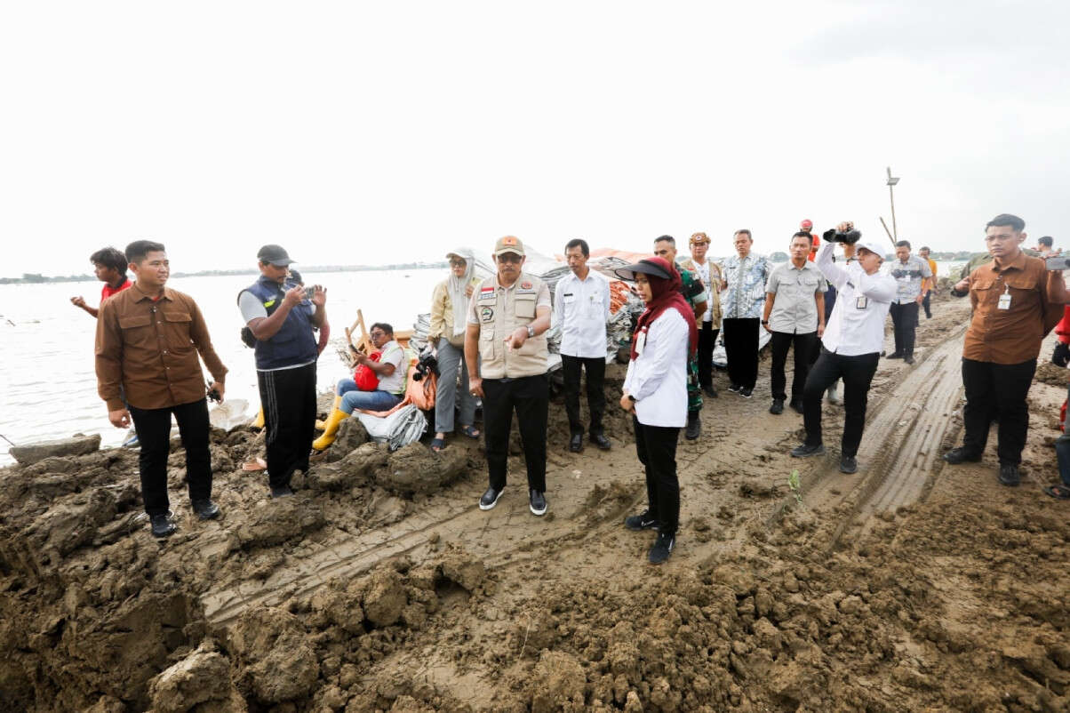 Pemprov Jateng Operasikan 27 Pompa Air, Banjir di Demak Mulai Surut