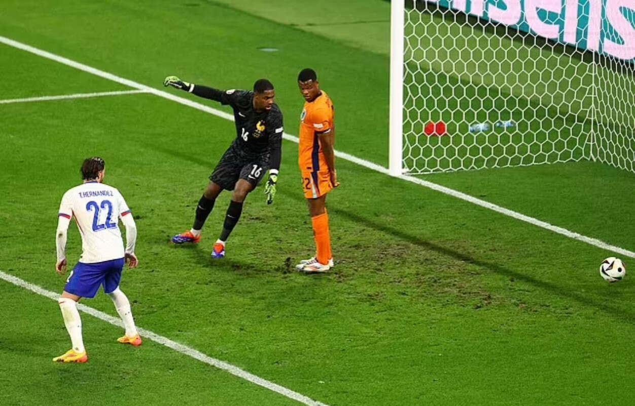 Kenapa Gol Belanda ke Gawang Prancis Tidak Sah? Kontroversial!