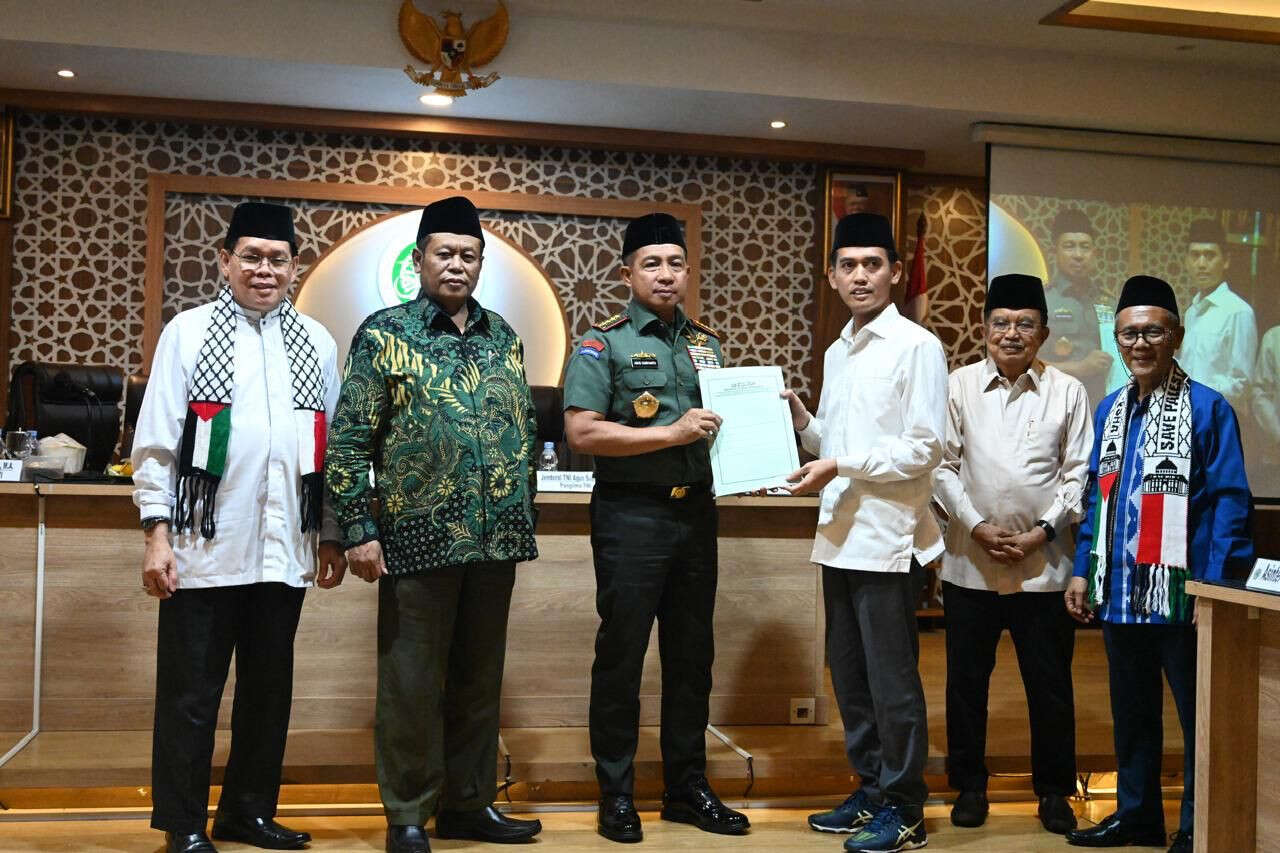 Panglima TNI Terima Hasil Ijtima Ulama Komisi Fatwa, Termasuk Soal Palestina & Salam Lintas Agama