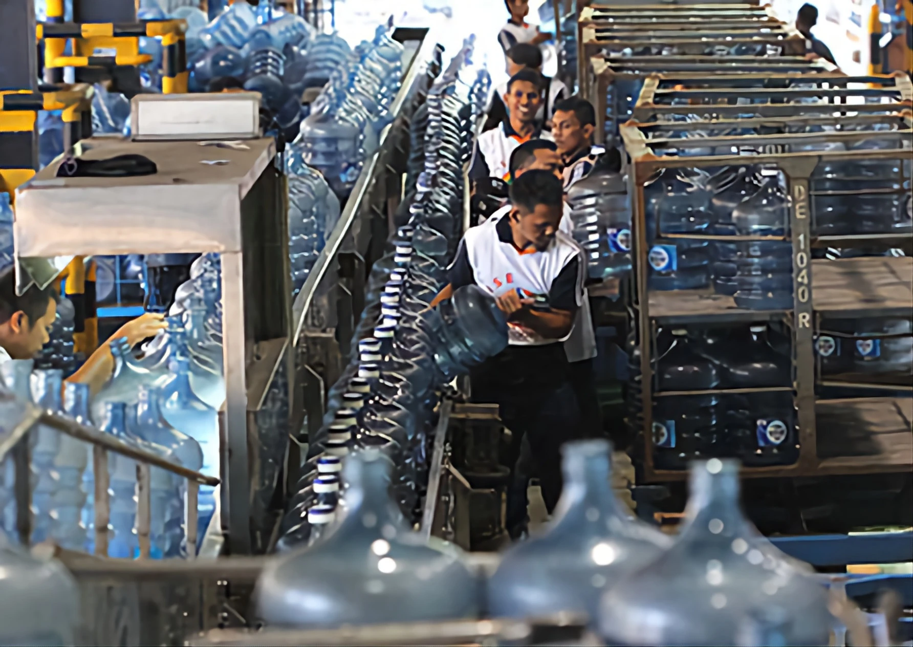 Warga di Sekitar Pabrik Aqua Kekurangan Air Bersih, Gubernur Turun Tangan