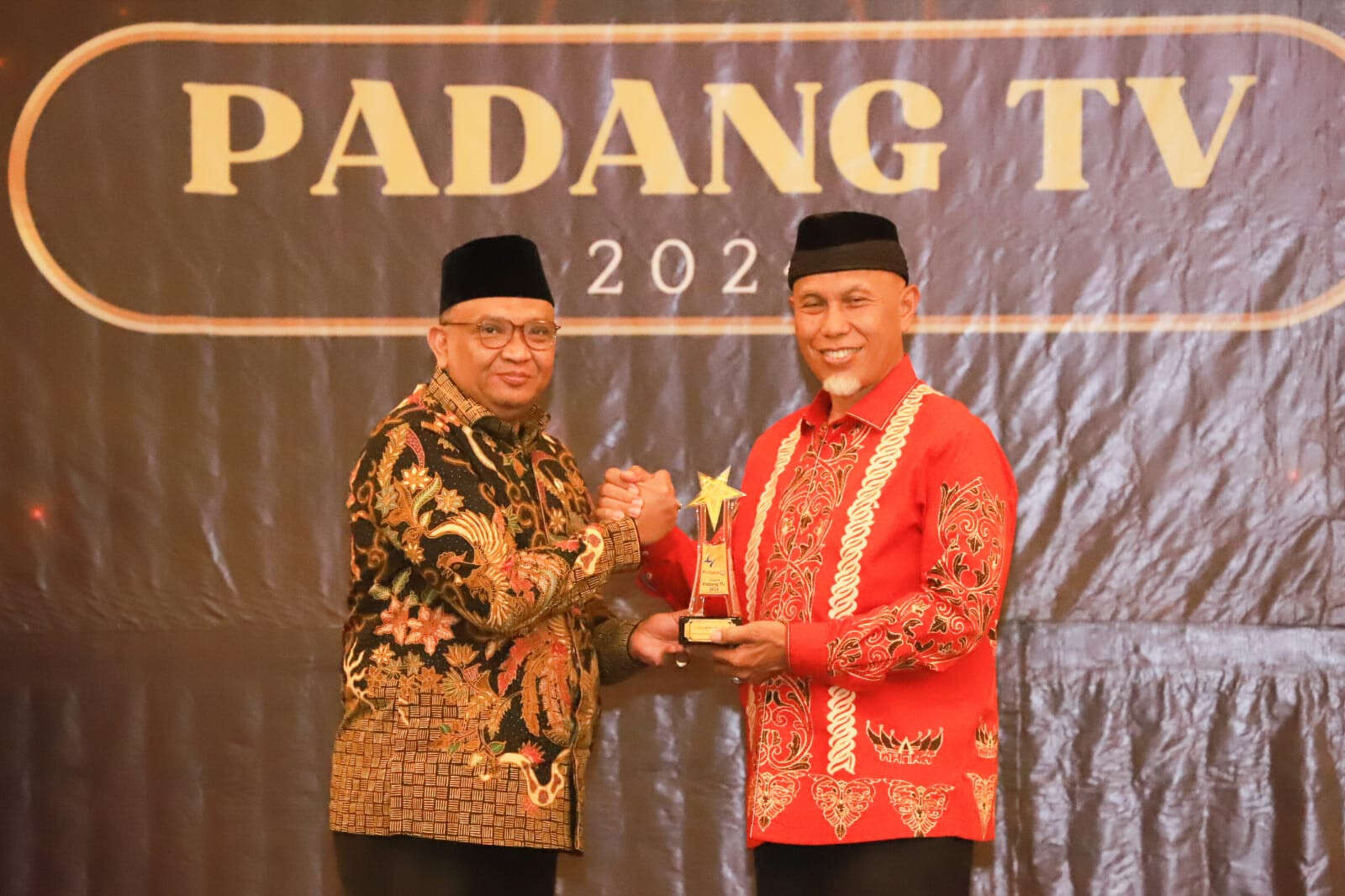 Wamenaker Afriansyah Dinobatkan sebagai Tokoh Minang Nasional Peduli Sumber Daya Manusia