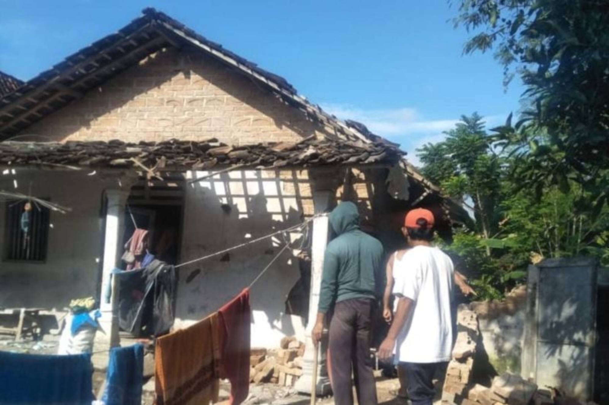 Tabung Gas Helium Meledak di Ponorogo, 2 Rumah Warga Rusak, Satu Orang Terbakar