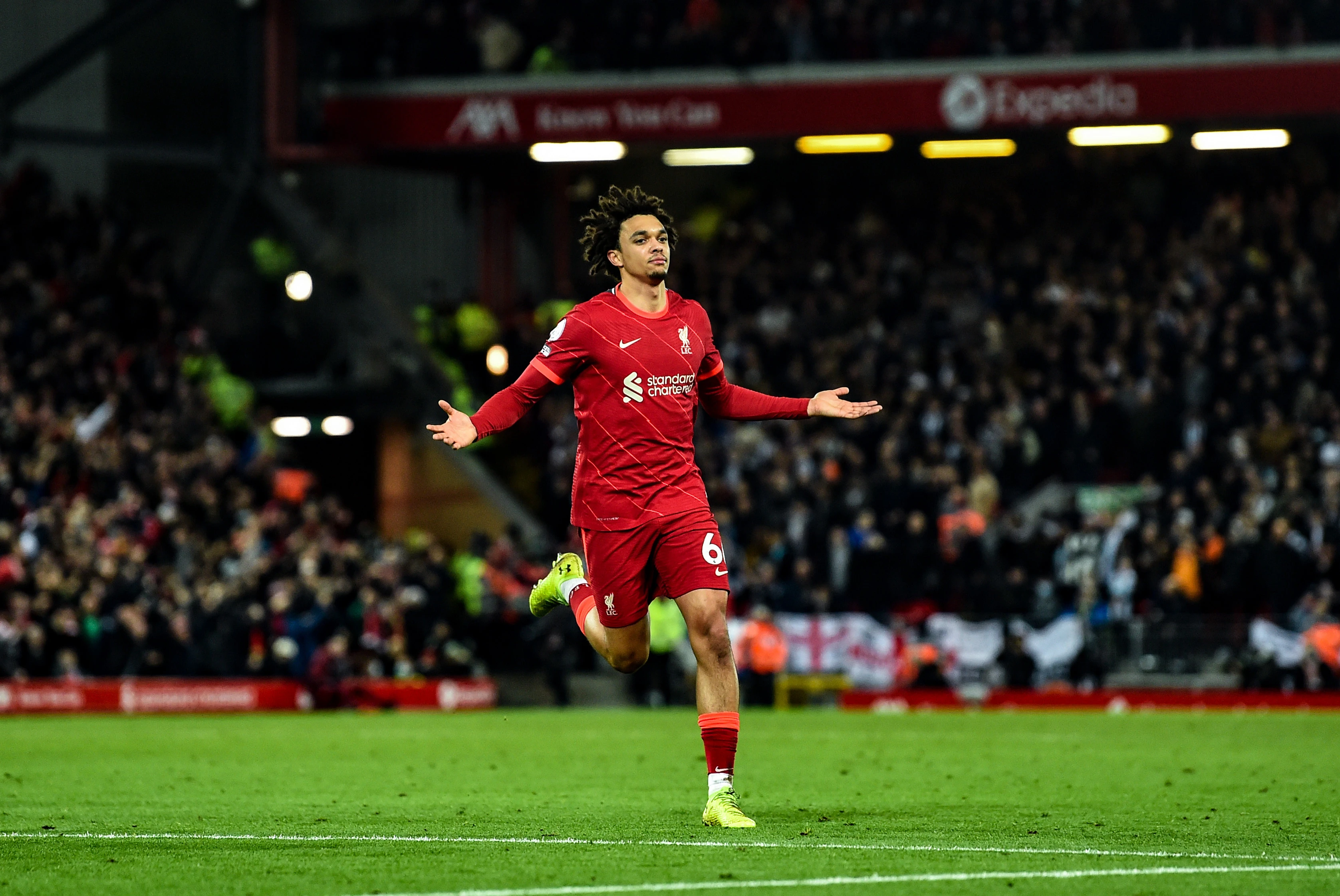 Mo Salah Geram Trent Alexander-Arnold Dicemooh Fan Liverpool