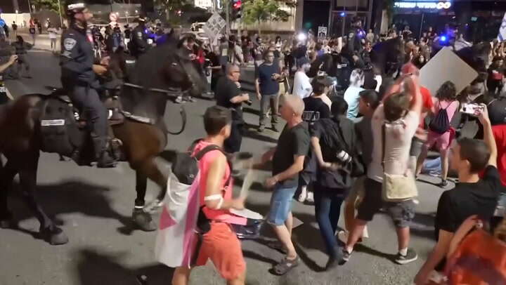 Scuffles break out in Tel Aviv between police and protesters