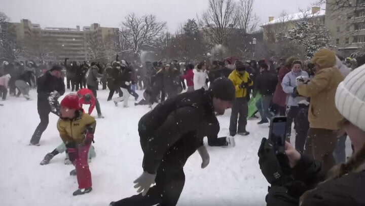 Snowball fight erupts in Washington DC during winter storm