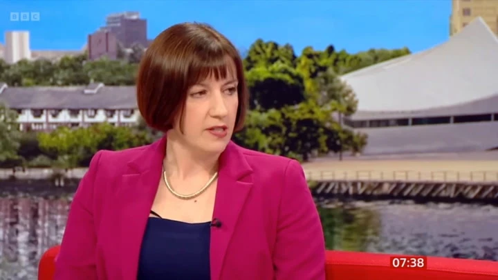 No plans to change ‘unfair’ student loans education secretary admits